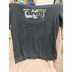 Levi’s White Camo Logo Shirt Size XL